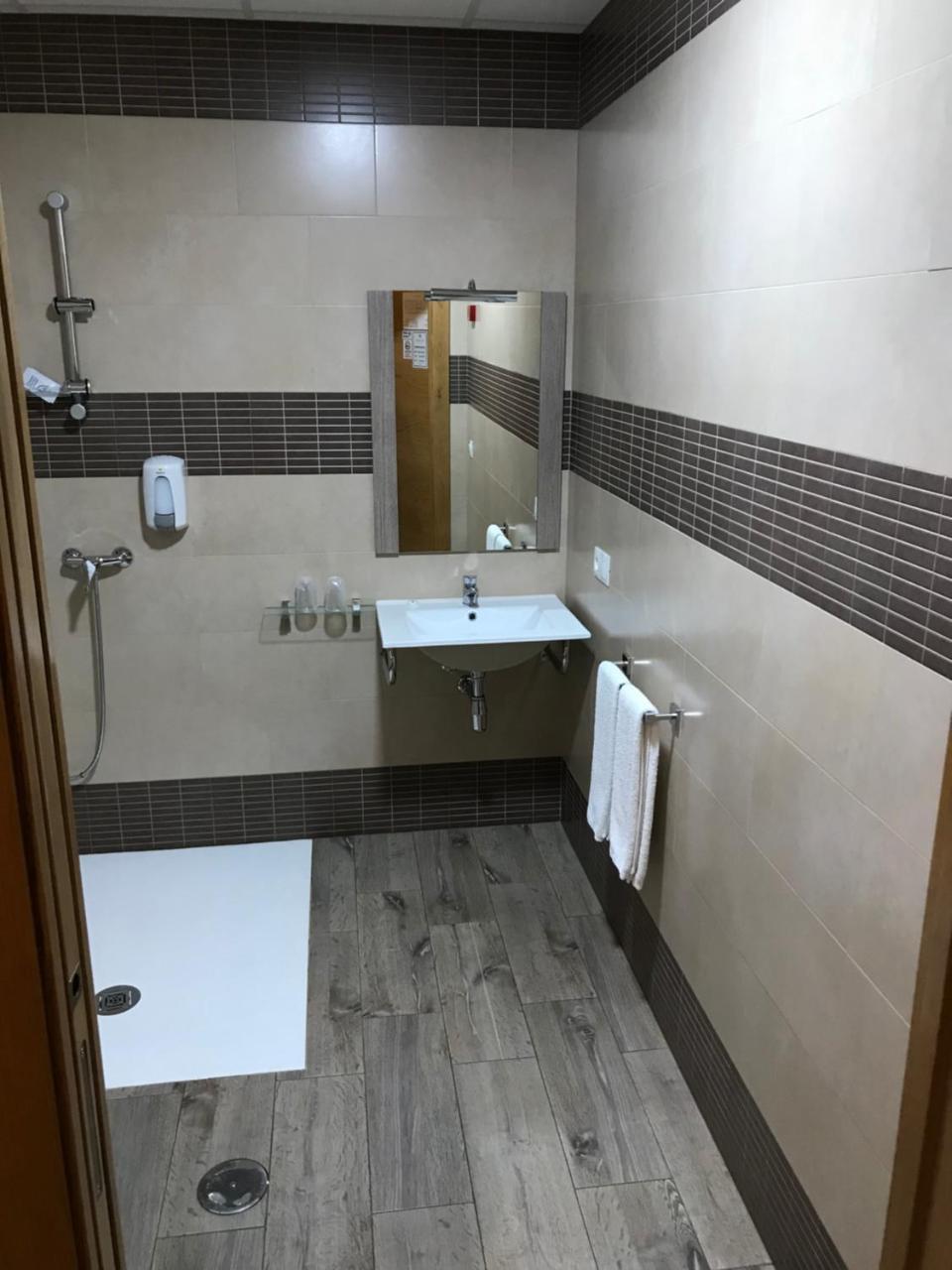 Hostal Los Encinares Villanueva de Córdoba エクステリア 写真